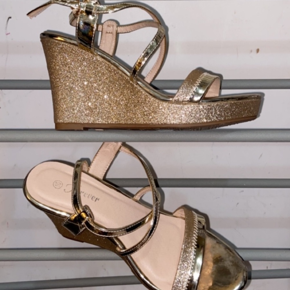 Wedges/heels - Picture 2 of 3